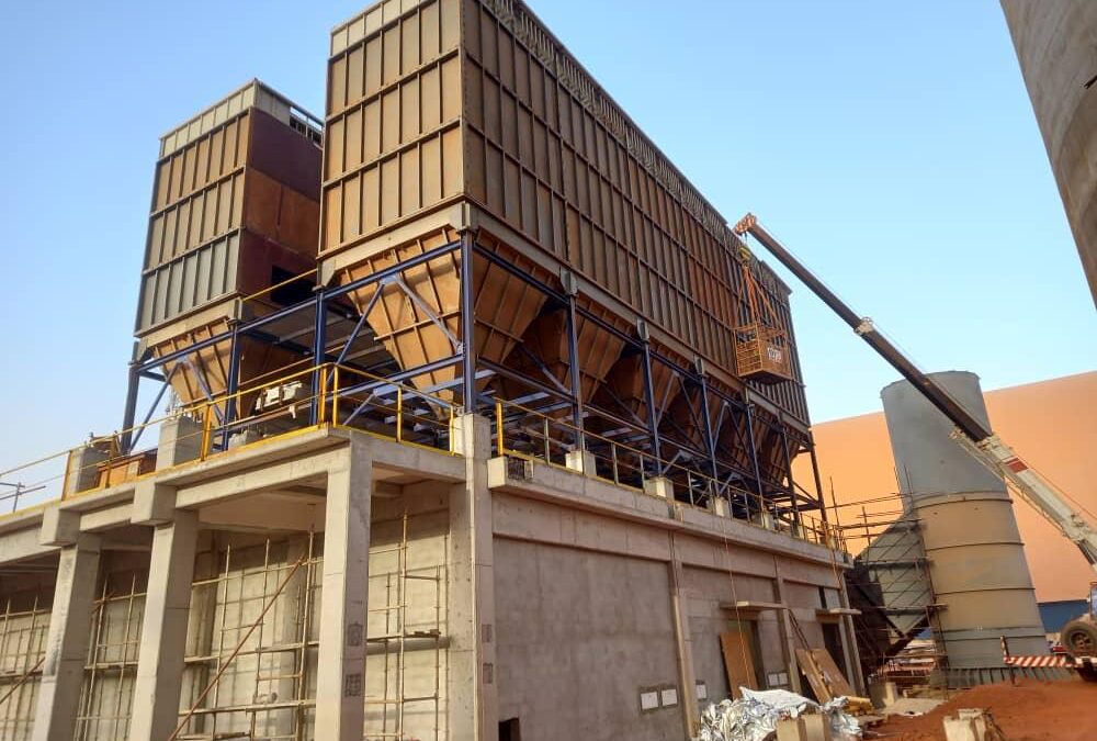 Pré assemblage et montage de structures à la Cimenterie du Sahel